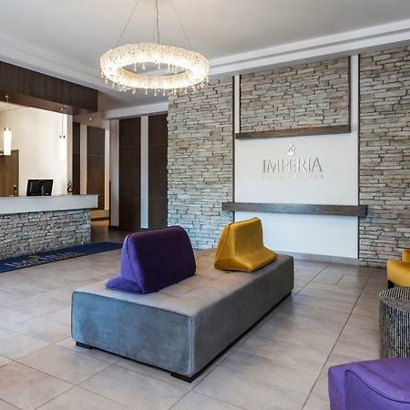 Imperia Hotel Et Suites Terrebonne Esterno foto