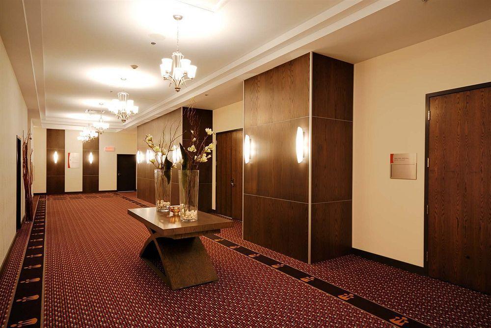 Imperia Hotel Et Suites Terrebonne Esterno foto