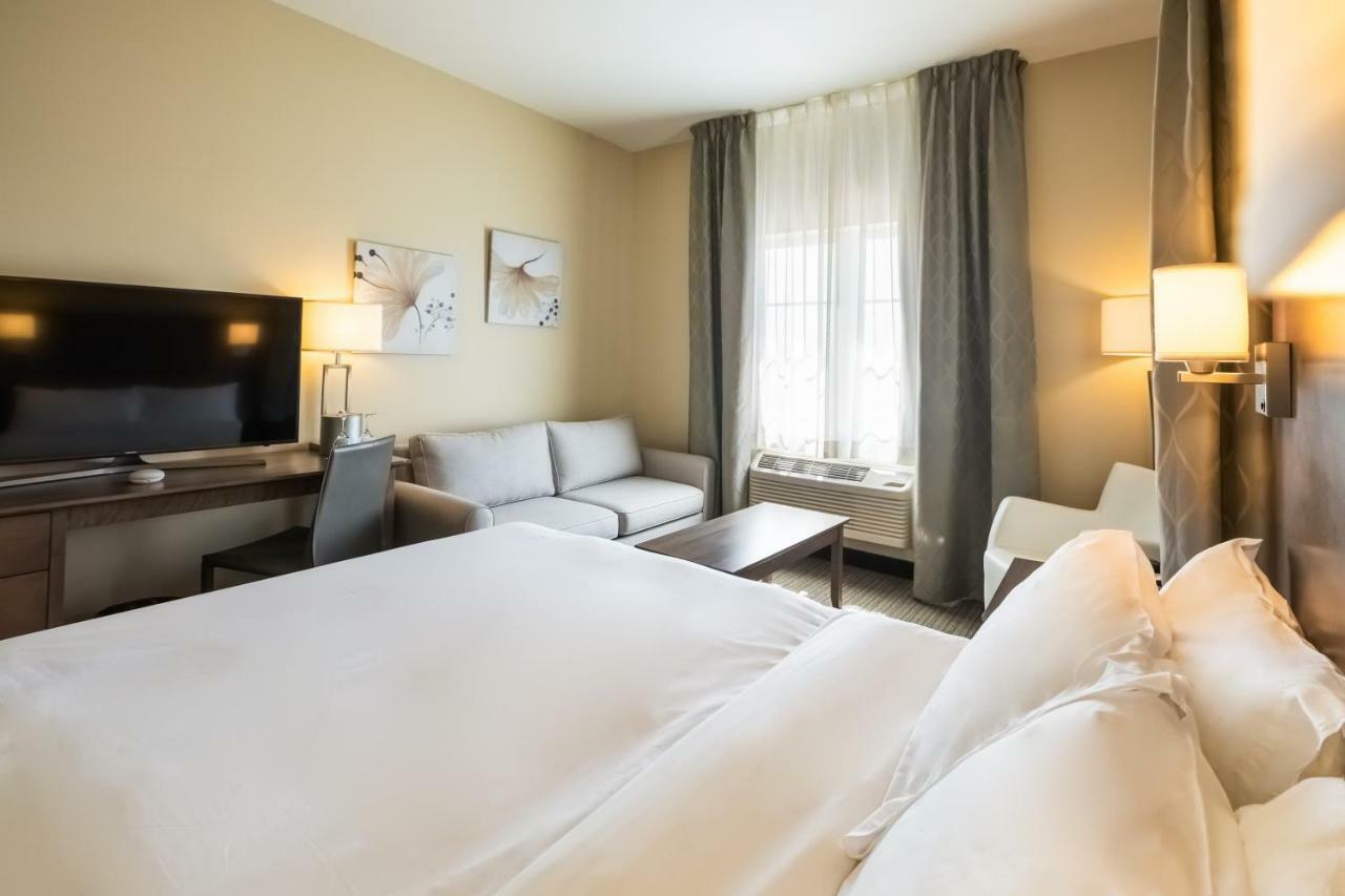 Imperia Hotel Et Suites Terrebonne Esterno foto