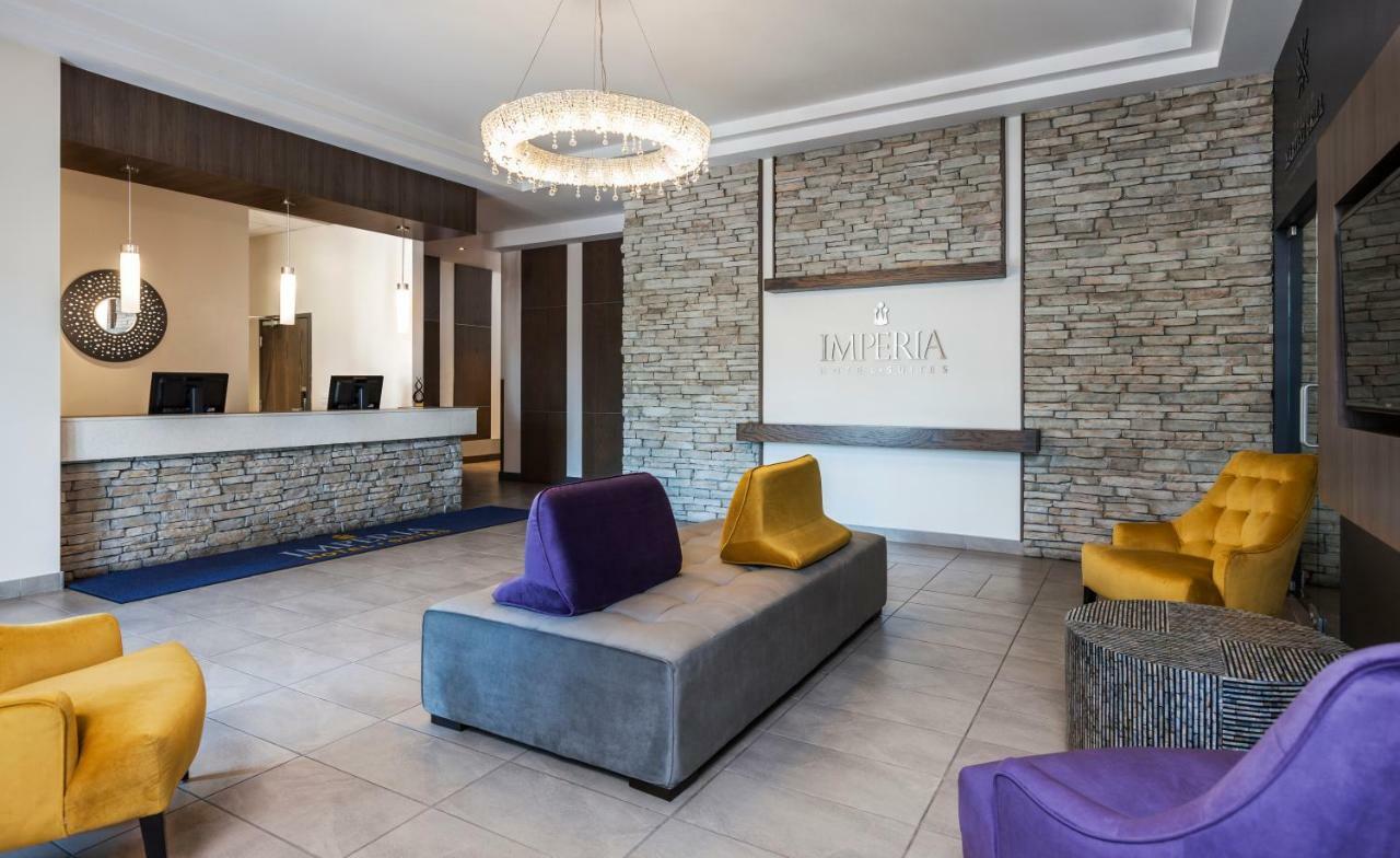 Imperia Hotel Et Suites Terrebonne Esterno foto